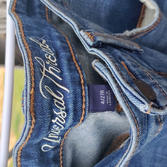 Universal Thread distressed, skinny jeans... - Picture 3 of 3